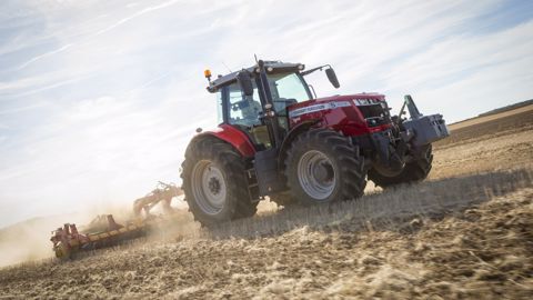 Un Massey Ferguson 7700 S supplémentaire Un Massey Ferguson 7700 S supplémentaire