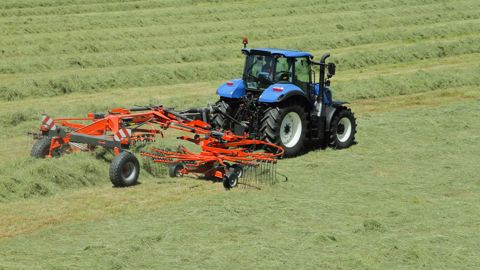 Deux nouveaux andaineurs Kuhn à double rotor Deux nouveaux andaineurs Kuhn à double rotor