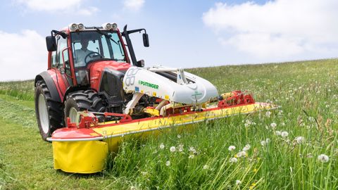 Des faucheuses frontales Pöttinger pour tracteurs légers Des faucheuses frontales Pöttinger pour tracteurs légers