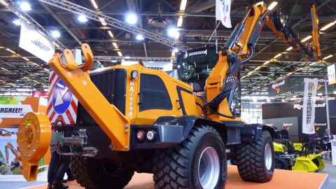 Une portée de 16 m pour le broyeur automoteur Athena d'Energreen Une portée de 16 m pour le broyeur automoteur Athena d'Energreen