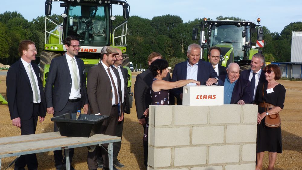 Première pierre du nouveau siège Première pierre du nouveau siège