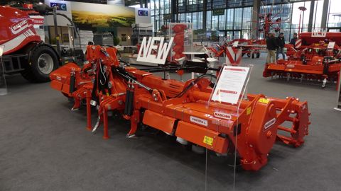 Une fraise Maschio pour les tracteurs jusqu'à 320 ch Une fraise Maschio pour les tracteurs jusqu'à 320 ch