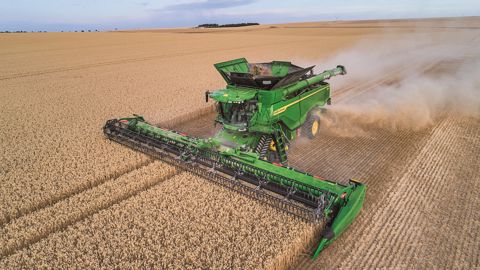John Deere : Quelle puissance pour la moissonneuse-batteuse X9 ? John Deere : Quelle puissance pour la moissonneuse-batteuse X9 ?