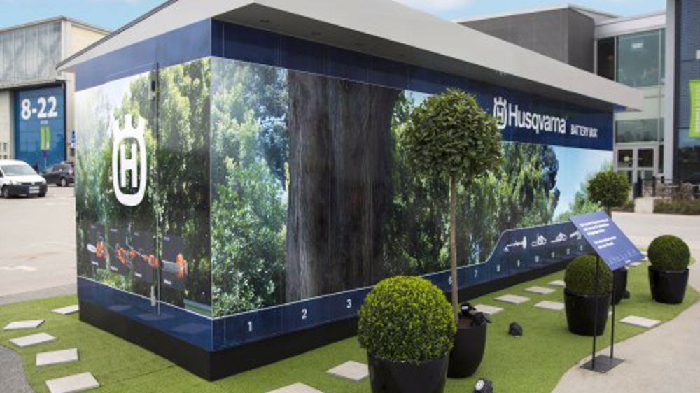 Husqvarna : en Suède, des batteries en libre-service !