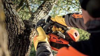 Elagueuse Oleo-Mac GST 250 et 360