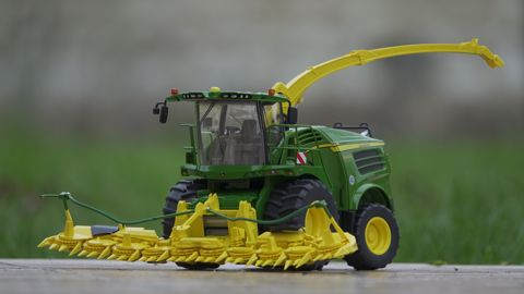 Wiking sort l'artillerie lourde avec la John Deere 8500i Wiking sort l'artillerie lourde avec la John Deere 8500i