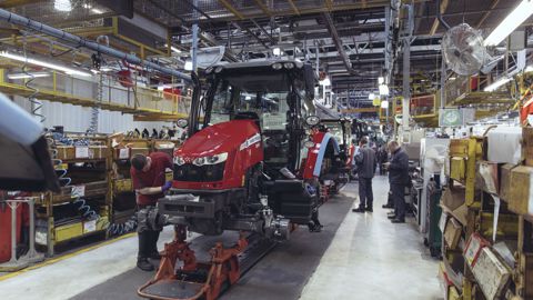 Usine de tracteurs de Beauvais (Oise). Usine de tracteurs de Beauvais (Oise).