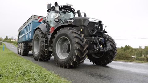 Deutz-Fahr 9340 TTV : Beauté noire ! Deutz-Fahr 9340 TTV : Beauté noire !