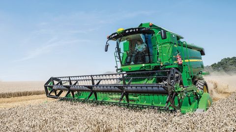 John Deere démarre doucement John Deere démarre doucement