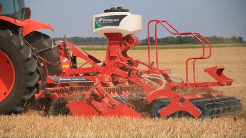 Le semoir Kverneland A-drill s’adapte au DTX Le semoir Kverneland A-drill s’adapte au DTX