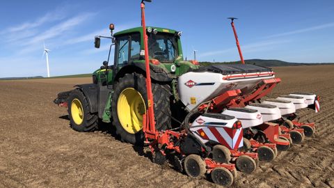 Le Kuhn Kosma, un élément semeur léger pour les sols préparés Le Kuhn Kosma, un élément semeur léger pour les sols préparés