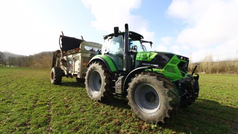Deutz-Fahr Agrotron 6165.4 RCshift : « What else ? » Deutz-Fahr Agrotron 6165.4 RCshift : « What else ? »