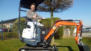 Vert Service présente la mini-pelle Teney