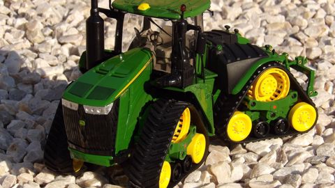 Wiking sort les chevaux avec le John Deere 9620 RX et le Fendt 942 Vario Wiking sort les chevaux avec le John Deere 9620 RX et le Fendt 942 Vario