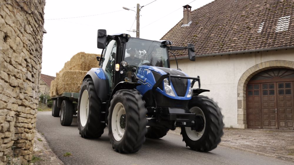 La transmission Dynamic Command offre une vitesse maximale de 40 km/h au régime économique de 1 650 tr/min. 
