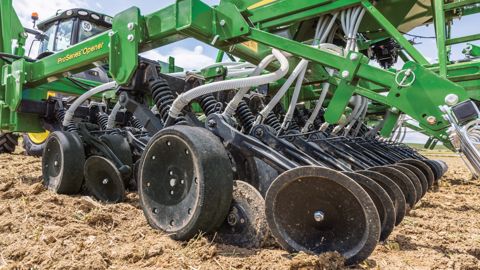 John Deere : Un système hydraulique actif pour la pression d’appui John Deere : Un système hydraulique actif pour la pression d’appui