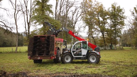 Le Massey Ferguson TH.7038 est un télescopique bien pensé. Sa prise en main se fait en quelques chargements de fumier. Le Massey Ferguson TH.7038 est un télescopique bien pensé. Sa prise en main se fait en quelques chargements de fumier.