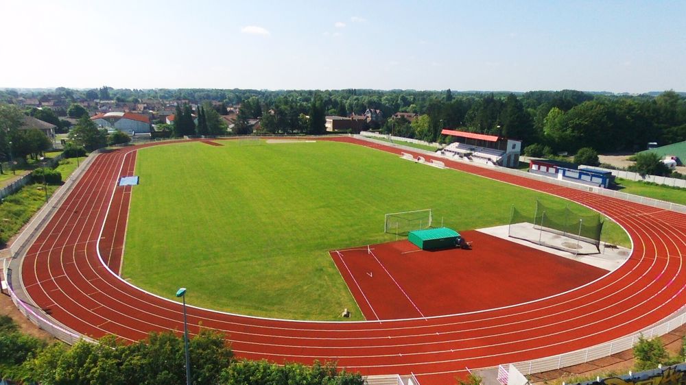 La création et l’entretien des terrains de sport comptent parmi les grandes spécialités développées par Inovert dans le Nord et le Pas-de-Calais. 