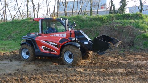Les télescopiques Manitou ULM 412 H et 415 H ont été conçus pour être faciles à prendre en main. Les télescopiques Manitou ULM 412 H et 415 H ont été conçus pour être faciles à prendre en main.