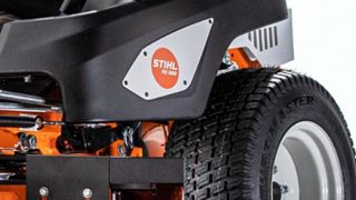 En janvier 2023, aux Etats-Unis des revendeurs Stihl vont pouvoir commercialiser des autoportées à braquage zéro suite à un accord conclu entre Stihl et Briggs & Stratton.