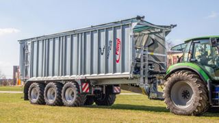 Une remorque à ensilage de 50 m3 Une remorque à ensilage de 50 m3