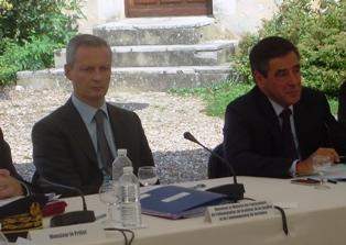 Bruno Le Maire, ministre de l'agriculture et François Filllon, premier ministre,  dans l'Orne face aux éleveurs de l'Orne le 2 septembre dernier