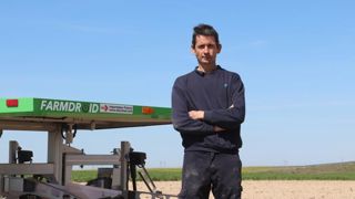 « Je sème et désherbe mes betteraves avec un robot » « Je sème et désherbe mes betteraves avec un robot »