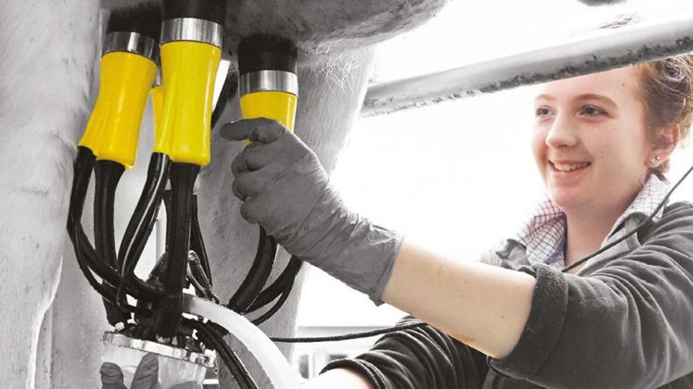 Le trempage du trayon et la désinfection des griffes automatisés