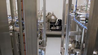 Tout automatiser, de la traite à la mise en bouteille Tout automatiser, de la traite à la mise en bouteille