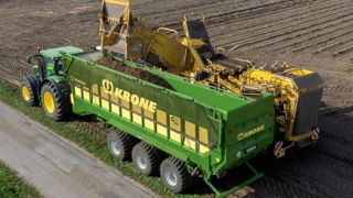 Krone s’appuie sur son expérience de l’autochargeuse pour proposer les remorques à fond mouvant GX. © Krone Krone s’appuie sur son expérience de l’autochargeuse pour proposer les remorques à fond mouvant GX. © Krone
