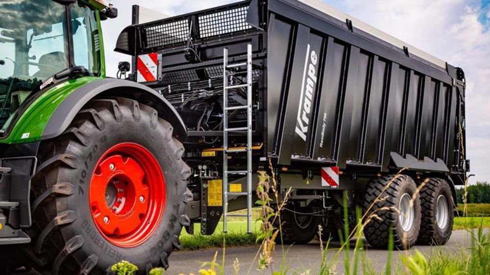 Krampe propose la Rambody AS750, une remorque à fond poussant. © Krampe