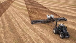 La fonction de coupure automatique des sections Multiboom sur les tracteurs Valtra dotés de l’accoudoir SmartTouch est désormais capable de gérer 96 sections contre 36 auparavant. © Valtra La fonction de coupure automatique des sections Multiboom sur les tracteurs Valtra dotés de l’accoudoir SmartTouch est désormais capable de gérer 96 sections contre 36 auparavant. © Valtra