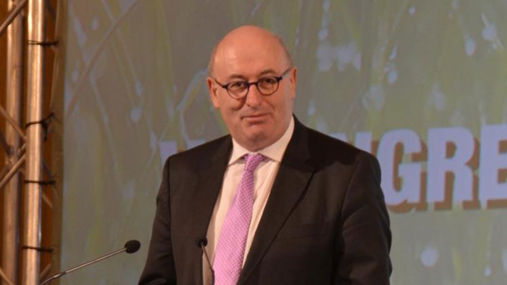 Phil Hogan milite pour l’installation des jeunes