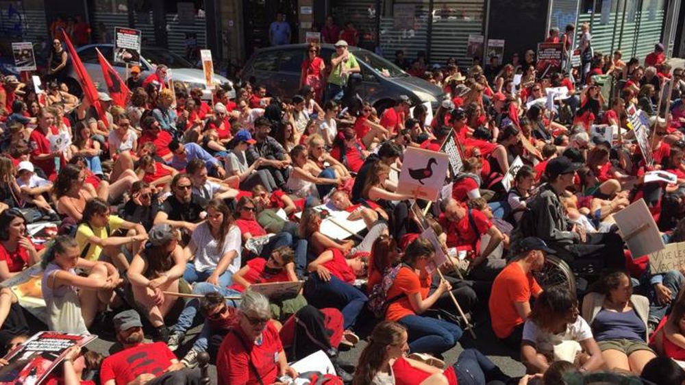 Manif couleur viande pour la « fermeture des abattoirs »