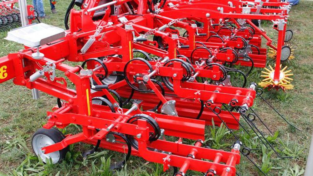 Des bineuses intelligentes de grande largeur