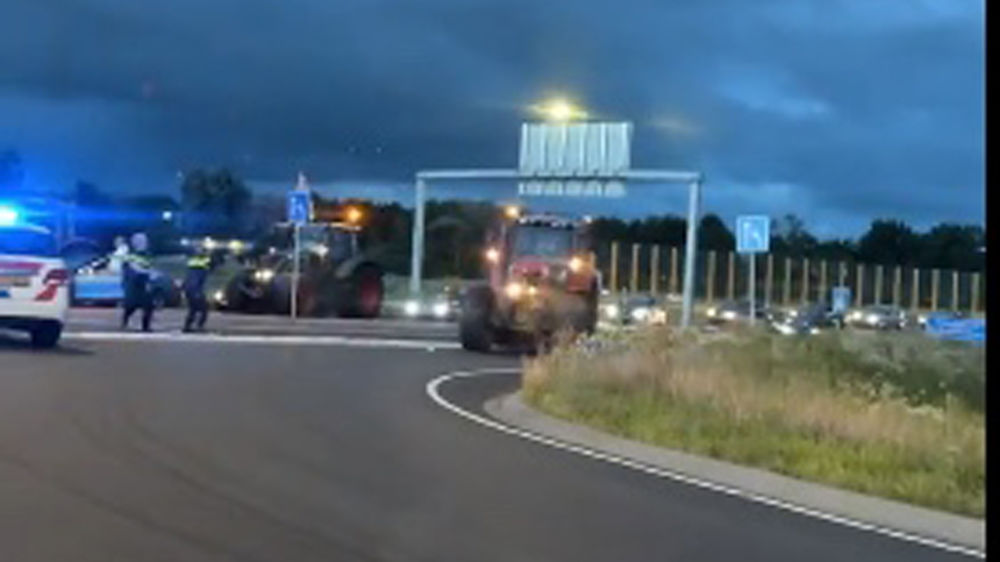 La police néerlandaise a reconnu avoir tiré sur un tracteur dans une manifestation à Heerenveen, dans le nord des Pays-Bas, le soir du 5 juillet 2022.