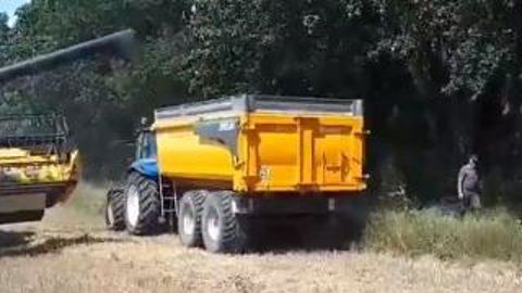 La moisson se termine, mais pas le travail aux champs La moisson se termine, mais pas le travail aux champs