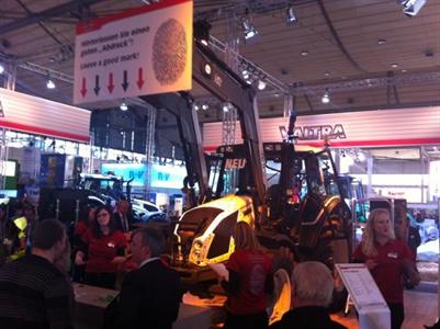 Sur son stand à Agritechnica, Valtra propose de customiser l'un de ses nouveaux tracteurs N3 (cliquer sur la photo pour en savoir plus avec Terre-net.fr)