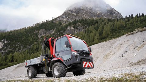Un Unitrac de 122 ch Un Unitrac de 122 ch