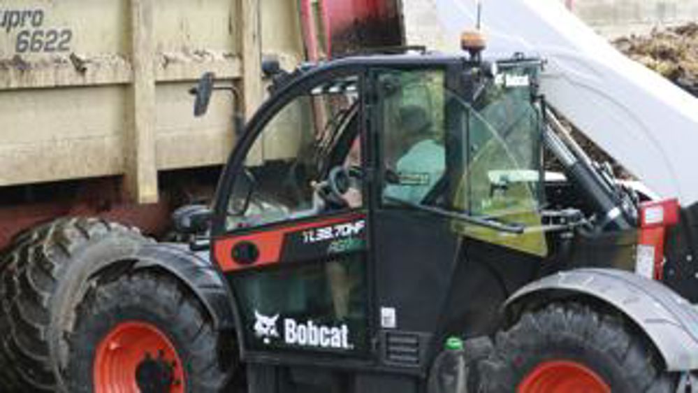 Visite virtuelle de la cabine du Bobcat TL 38.70 HF Agri