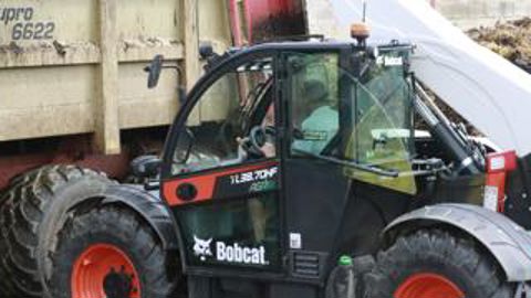 Visite virtuelle de la cabine du Bobcat TL 38.70 HF Agri Visite virtuelle de la cabine du Bobcat TL 38.70 HF Agri