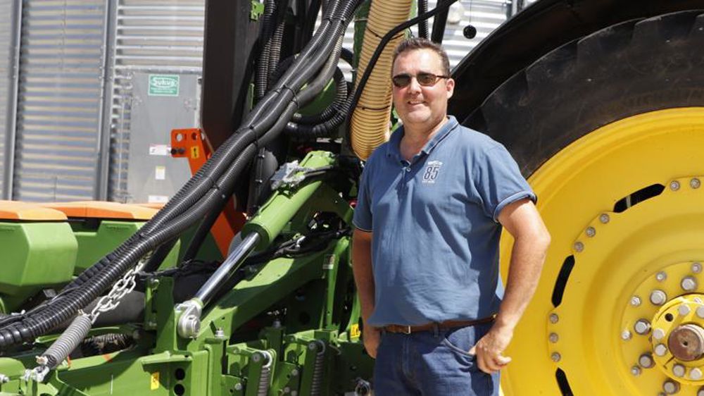 « Je réduis mon parc de matériel avec un semoir polyvalent »