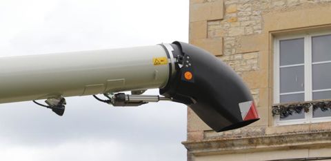 Pour la première fois chez Claas, la goulotte est orientable pour plus de précision lors des vidanges. © P. Peeters