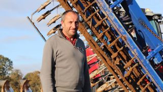 « Ma machine laboure et sème en un passage » « Ma machine laboure et sème en un passage »