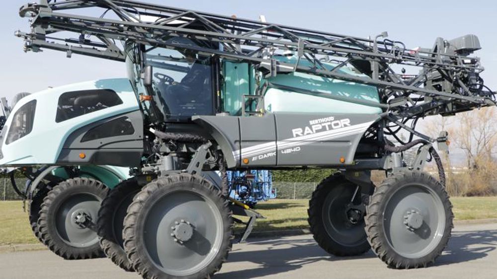 Le Raptor change hydrauliquement sa garde au sol