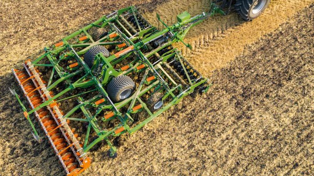 Déchaumage et préparation en un passage avec le Ceus