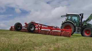 Un rouleau de grande largeur Un rouleau de grande largeur