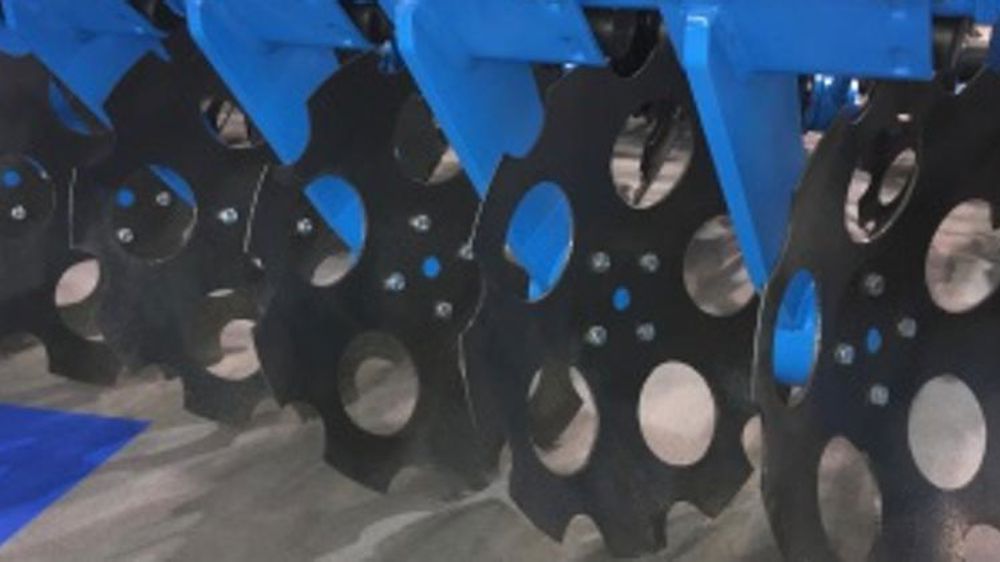 Des disques percés sur le déchaumeur