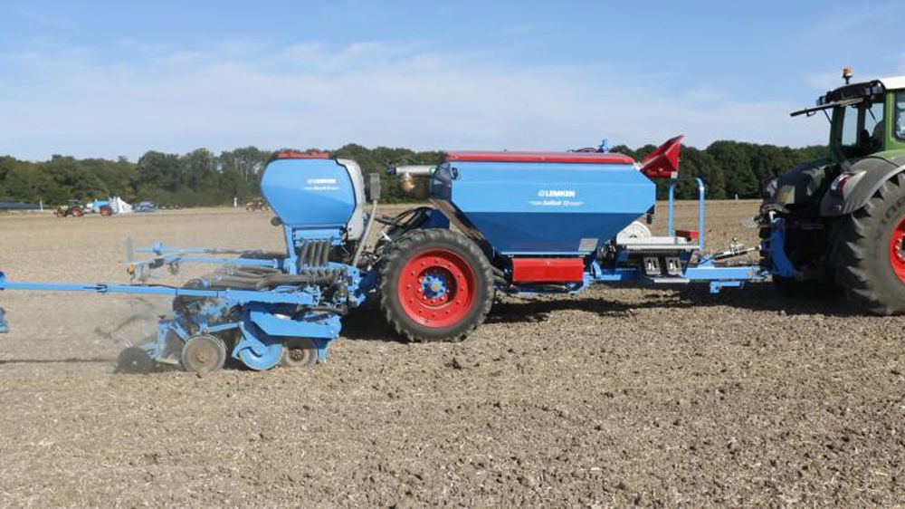 Un ravitailleur pour les semoirs