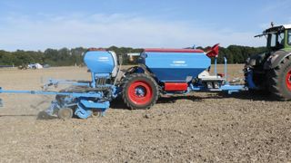 Un ravitailleur pour les semoirs Un ravitailleur pour les semoirs